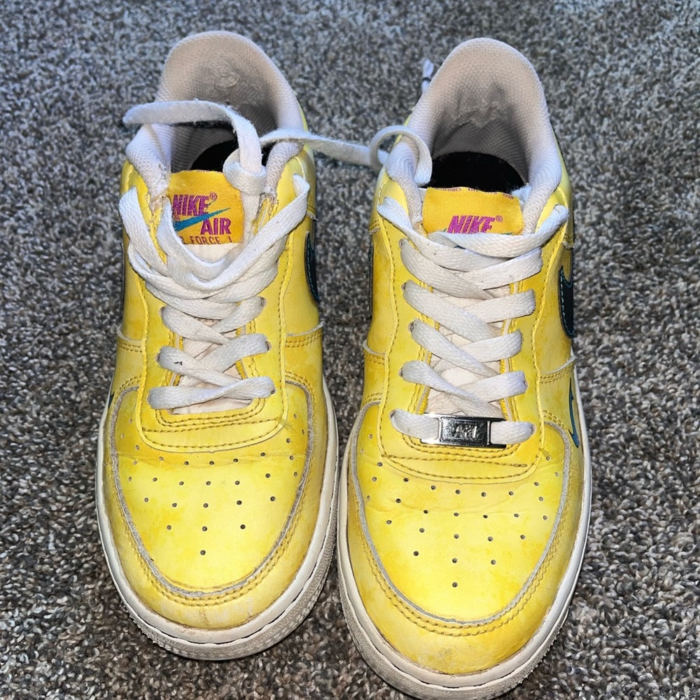 Nike Air Peace Love and Basketball